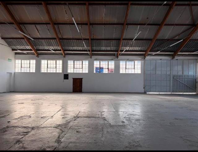 INDUSTRIAL PROPERTY TO RENT IN NORTH END